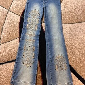 Embroidered and Stuffed Low-waisted Blue Flare Jeans